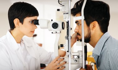 बारावी उत्तीर्ण विद्यार्थ्यांना महाराष्ट्र इन्स्टिट्युट ऑफ ऑप्टोमेट्री महाविद्यालयात नेत्र तंत्रज्ञ होण्याची संधी